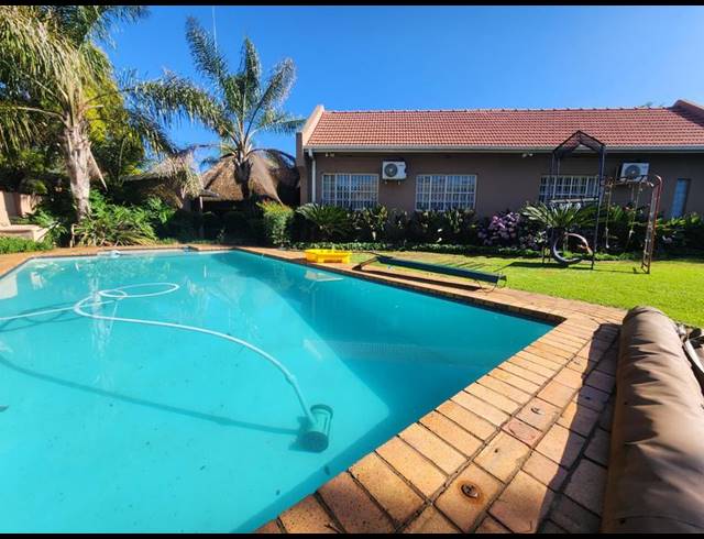 3 BEDROOM HOUSE FOR SALE IN BRACKENHURST